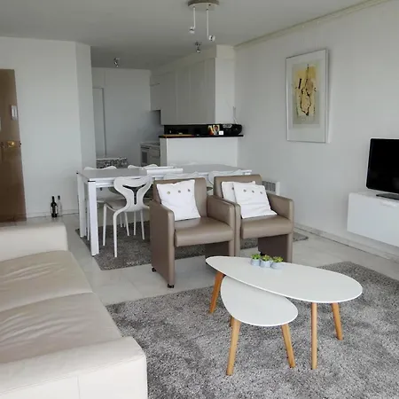 Lägenhet In With Sea Views, Cleaning Included